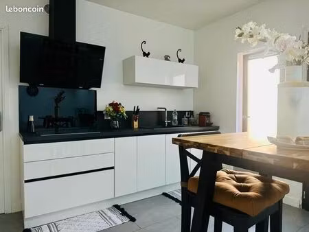 maison de ville de 3 pièces à 627/mois sur vif