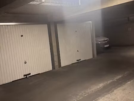 location parking 25 m² à montpellier (34000)  120 €