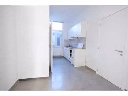 commerce rénové idéalement situé !