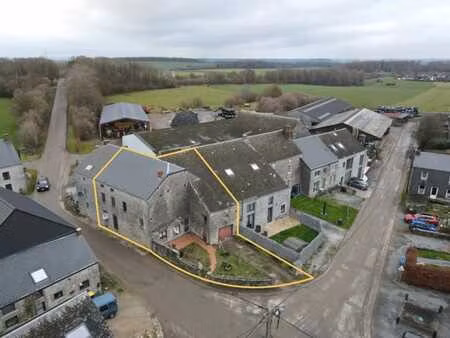 maison de en pierre à rénover à achêne!