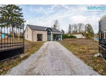 recente villa avec 3 chambres et grand jardin a neuville