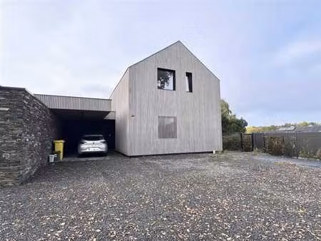 villa 4 façades construite en 2022  avec carport et jardin 