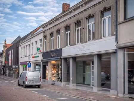 handelspand gelegen op toplocatie in het centrum van tielt