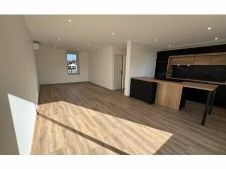 location appartement  m² t-3 à le creusot  782 €