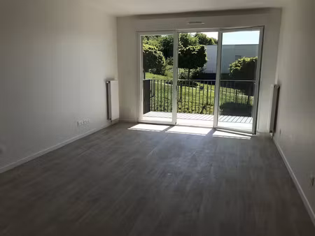 location appartement 2 pièces 43.85 m² à louviers (27400)  670 €