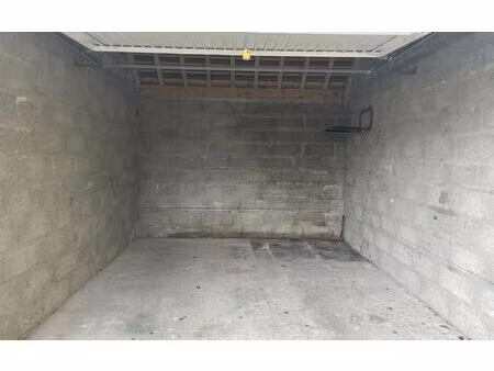 location stationnement  14.85 m² t- à barbizon  120 €