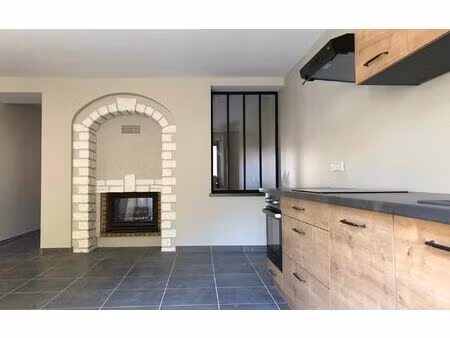 location maison  m² t-4 à sartes  747 €