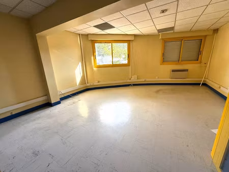 location locaux professionnels 560 m² à rouen (76000)  3 351 €