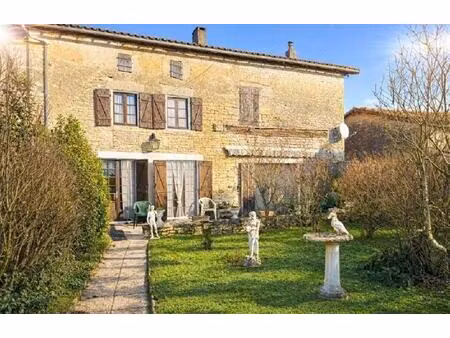 vente maison 6 pièces 192 m² ruffec (16700)