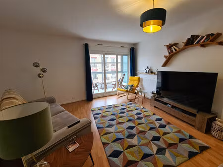 appartement familial en très bon état avec 3 chambres
