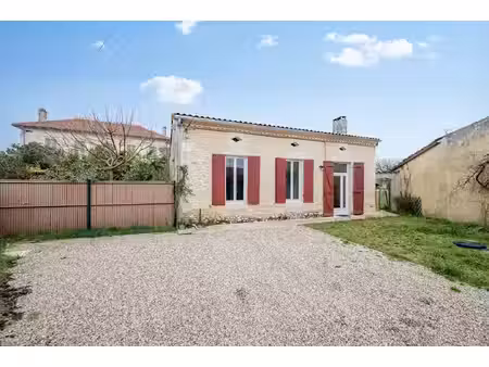 maison en pierre à 15 min de la page de montalivet