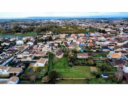 rare à surgères – terrain à bâtir au calme