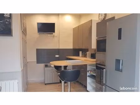 loue maison meublée-idéal pour colocation-située au centre de laval