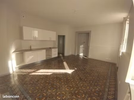 t2 traversant rez de jardin lumineux 60 m2 idéal retraité