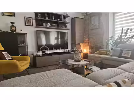 maison de 185 m² à commana