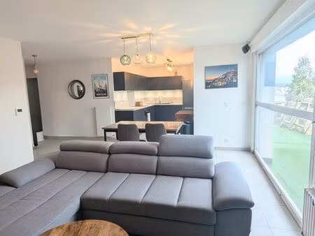 attique avec grande terrasse proche ceva