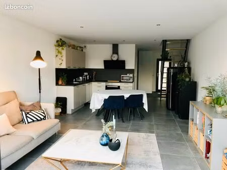 à louer – appartement meublé 100 m² avec terrasse  garage et cave