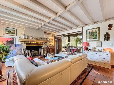 maison 8 pièces 224 m²