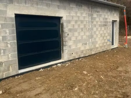 local en zone artisanale