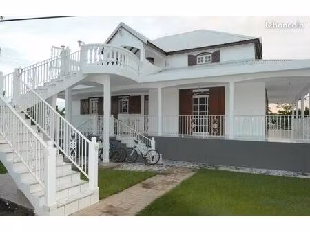 location haut de villa t3