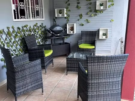 maison meublee 4 pièces avec jardin à belcourt baie-mahault