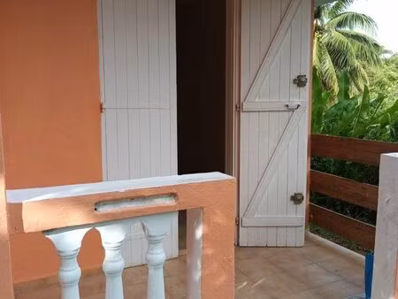 loue bas de villa t2/t3 vernou petit-bourg