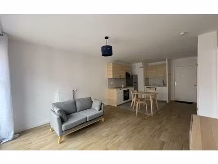 location appartement  m² t-2 à le plessis-robinson  1 390 €