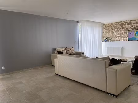 maison rénovée en 2020 de 125m2 / 3 chambres / salon - séjour