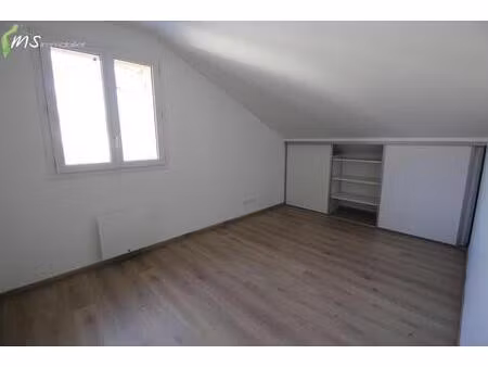 app. f3 n°3 avec cave et 2 parkings - 65 m² - gap