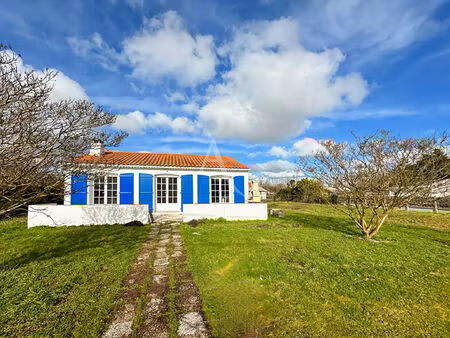 maison le perrier - 60m² sur 1258m²