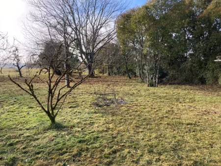 terrain à bâtir de 1065 m2