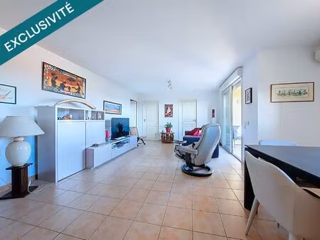 appartement rénové avec terrasse et parking