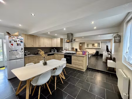 vente maison 4 pièces  120.00m²  la madelaine