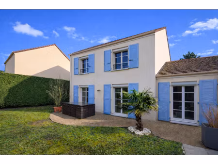 maison 2005 avec 4 chambres et garage double