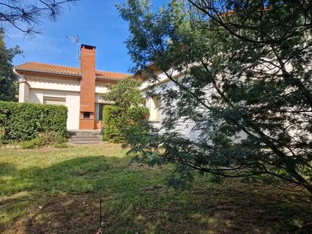 muret  maison traditionnelle  plain-pied avec studio accolé sur