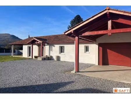 maison contemporaine avec vue montagnes
