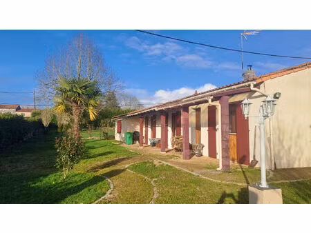 plain pied 105m² hab. 3 chambres terrain 4100m² 79160 saint maixent de beugne