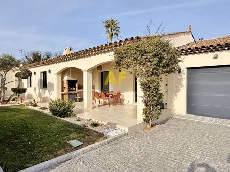 fréjus quartier vieille bergerie  villa 4 pièces entièrement