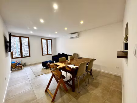 maison de village t5 rénovée de 121 m² avec cour et garage