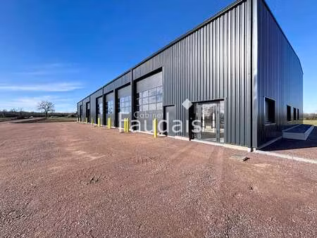 location bureaux et commerces à noyers-bocage (14210) : à louer / noyers-bocage