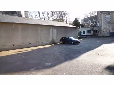 location garage box et parking à caen (14000) : à louer / 12m² caen
