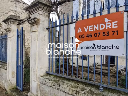 ensemble immobilier au coeur de surgères