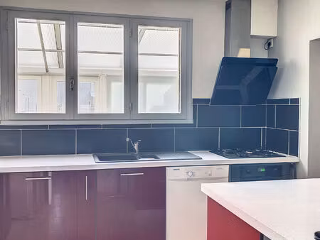 a louer - maison d'habitation avec trois chambres et jardin