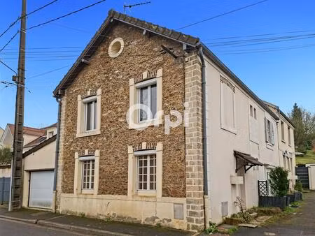 maison à vendre  3 chambres  garage et cour