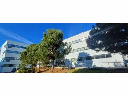 location bureau montpellier 1 960 m²
