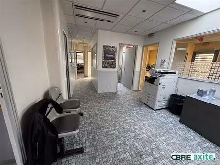 location bureau barberaz 178 m²