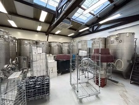 location local d'activités fresnes 345 m²