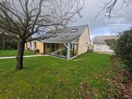 maison de village de 130 m² sur 1493 m² de terrain avec un garage indépendant