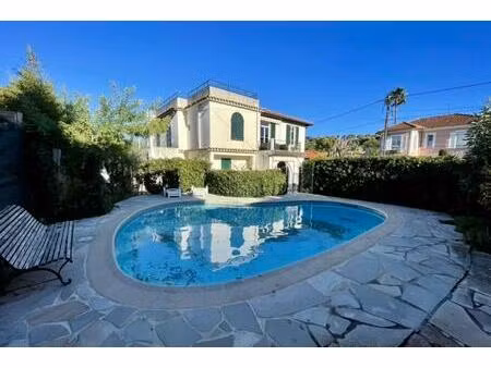 cap antibes - t3 en rez-de-jardin dans villa