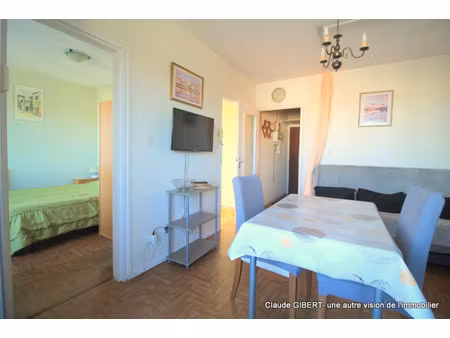 t2 dernier étage avec ascenseur + cave au centre-ville de balaruc-les-bains